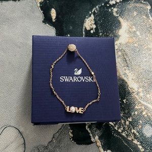 Never worn Swarovski bracelet!!